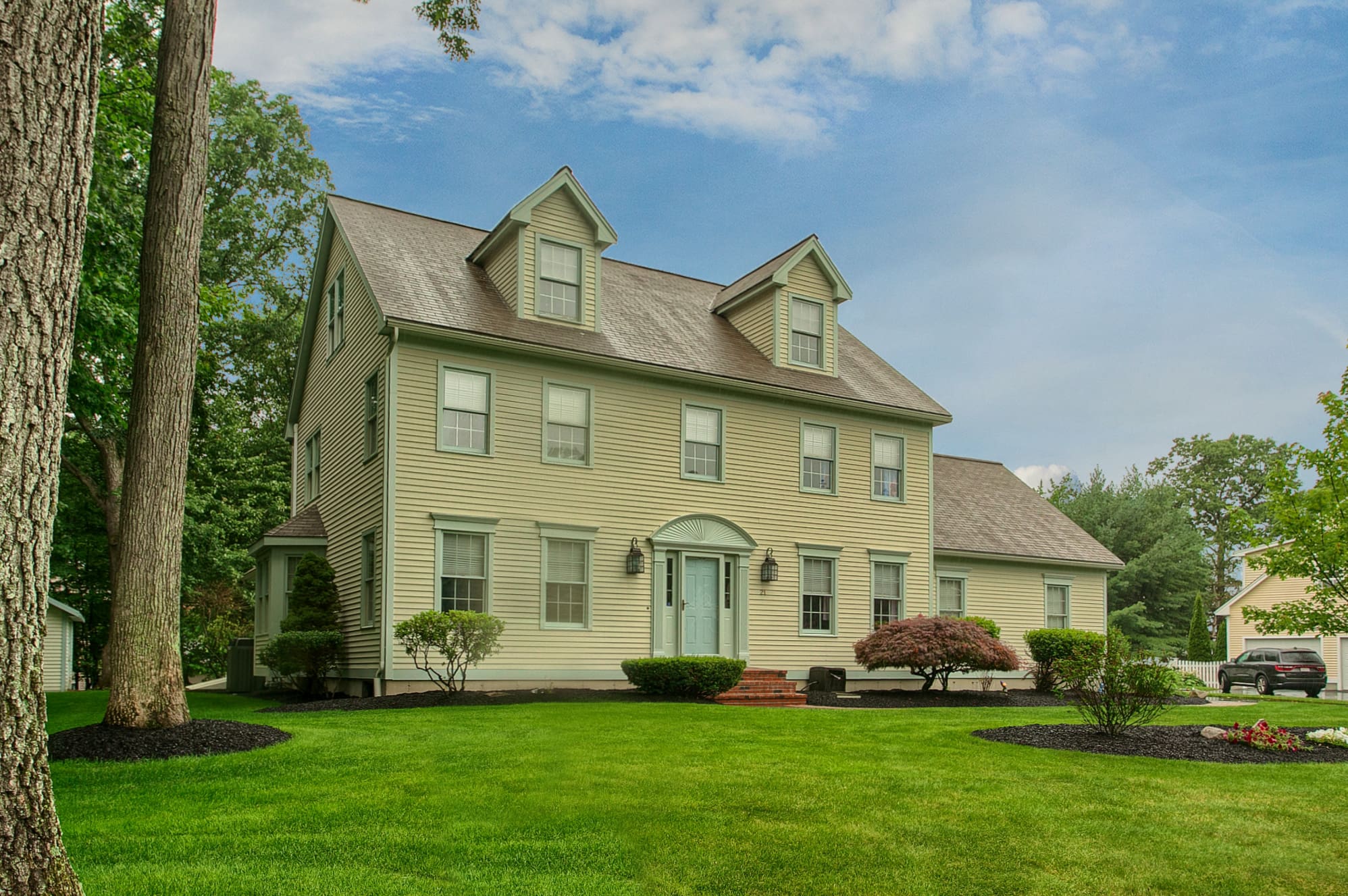 1 table round ma shrewsbury road The Goneau Can Home Show You Group Way The